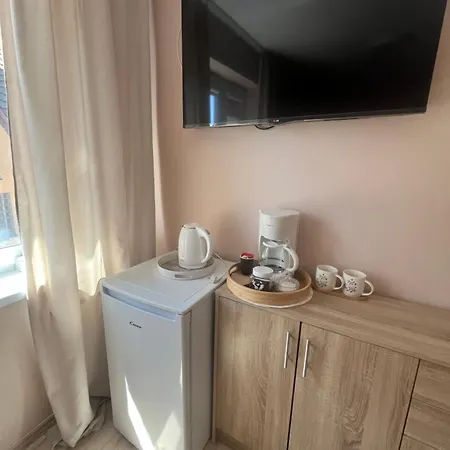 Cecylia Wynajem Pokoi Гостевой дом Мжежино